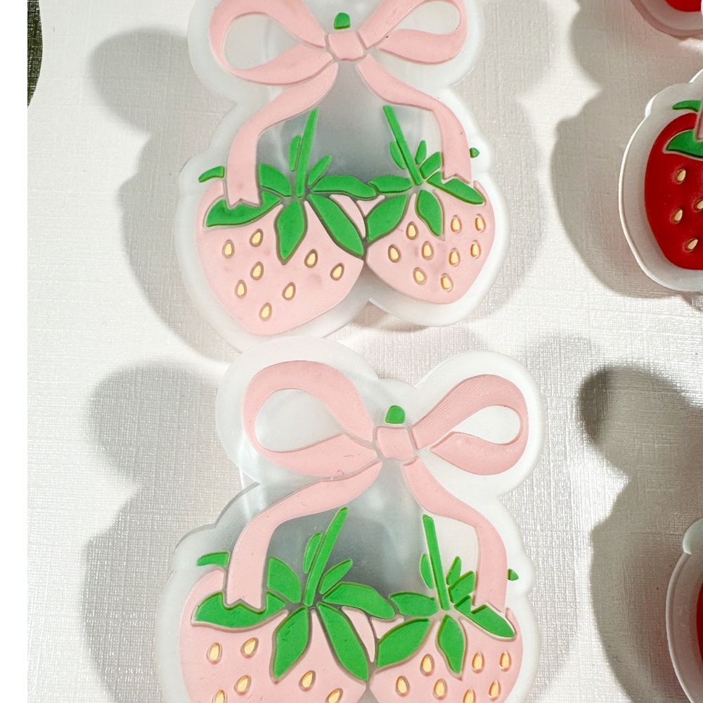 NEW CWC STRAWBERRY Bag Clips Set/8 - Picture 6 of 7